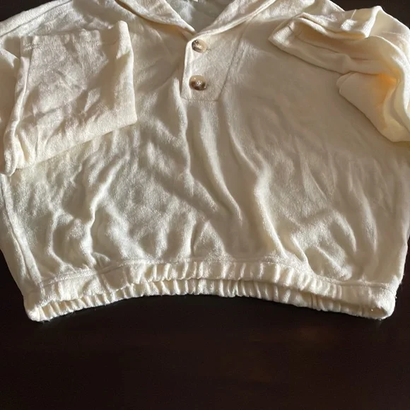 Listicle Ivy Shawl Collar Top Size Medium - Picture 6 of 11